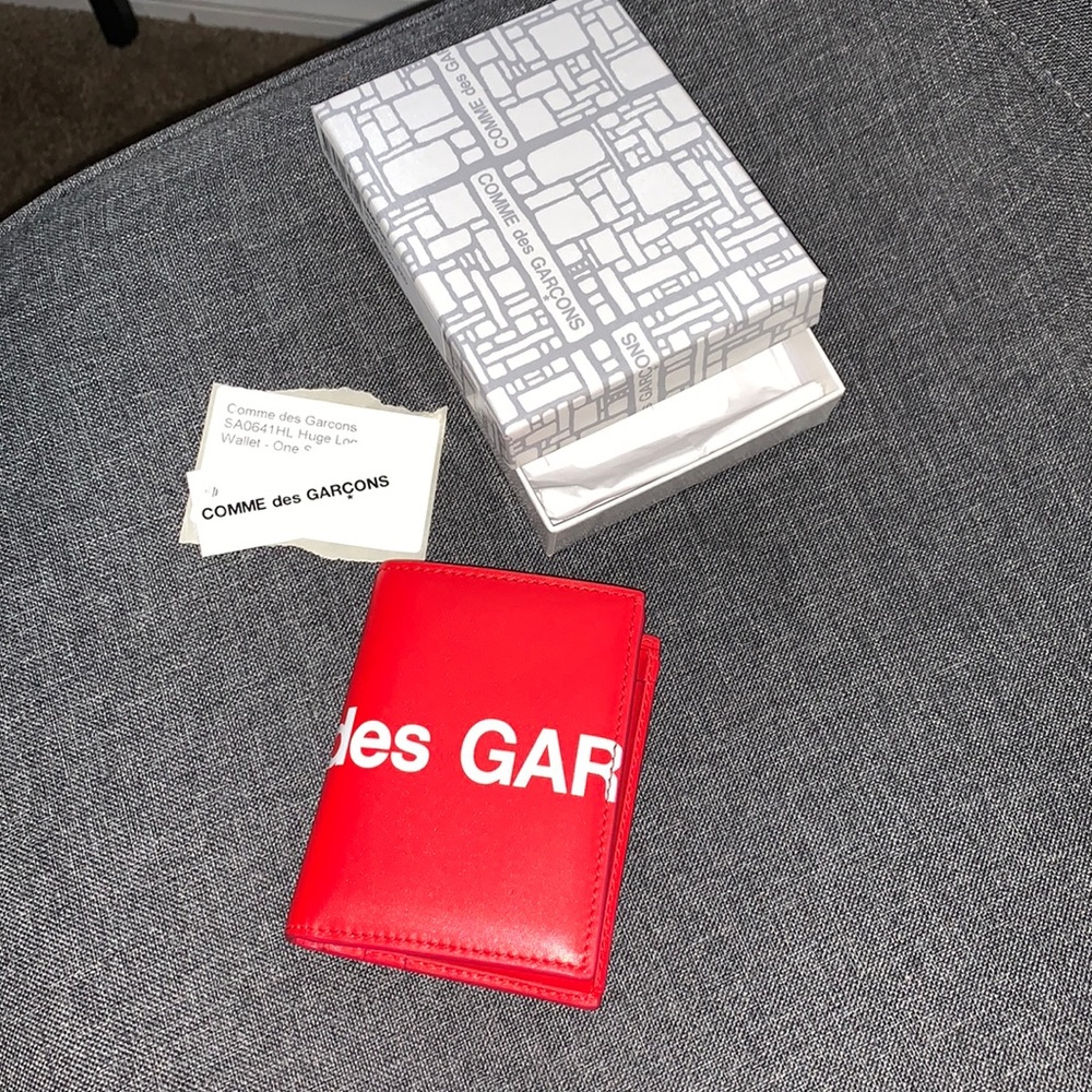 New wallet with tags